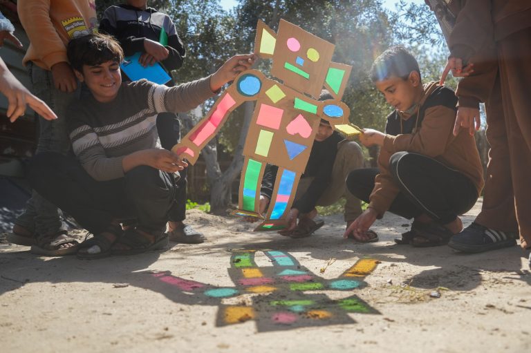 Gaza: ‘Kinderen zitten door de oorlog vol verdriet’
