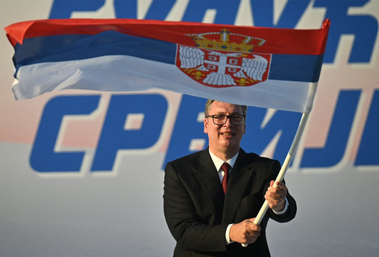 President van Servië kondigt aftreden aan na anderhalf jaar van demonstraties