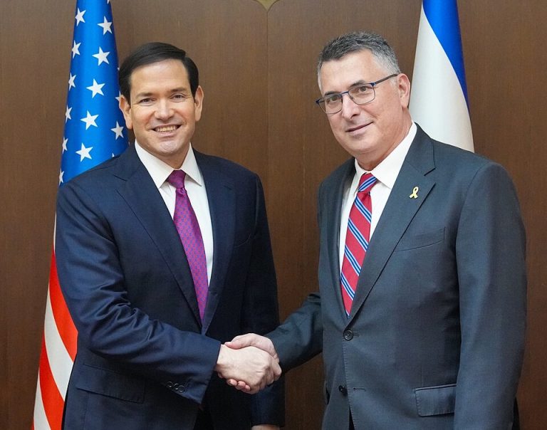 Israël zet twee Nederlandse diplomaten het land uit