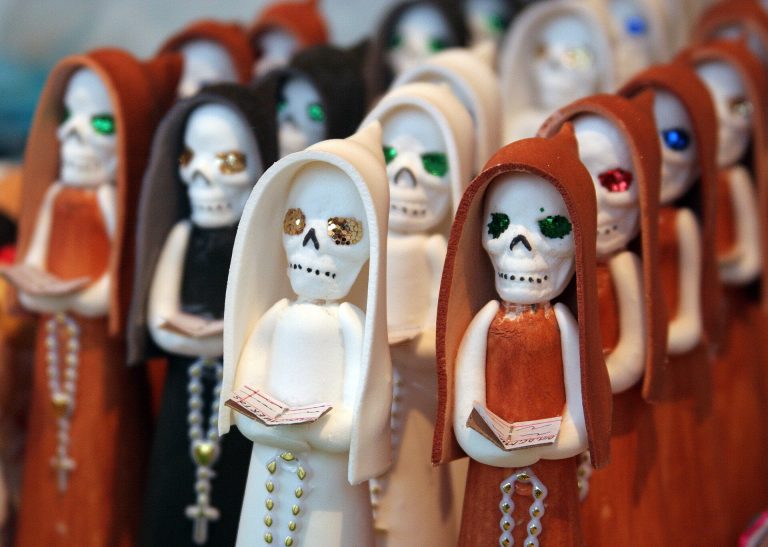 Halloween en Día de los Muertos: waar gaan deze feesten precies over?