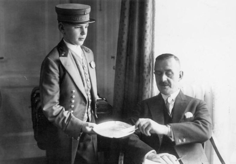 Maand van de geschiedenis | Schrijver Thomas Mann speecht tegen het nationaal-socialisme